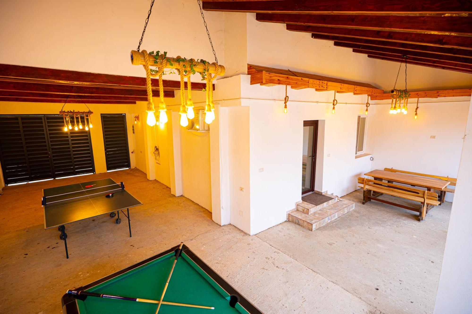 Aly&Emy Villa Caransebes Exterior photo